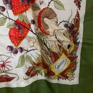 Vintage GUCCI Silk Scarf (RARE)